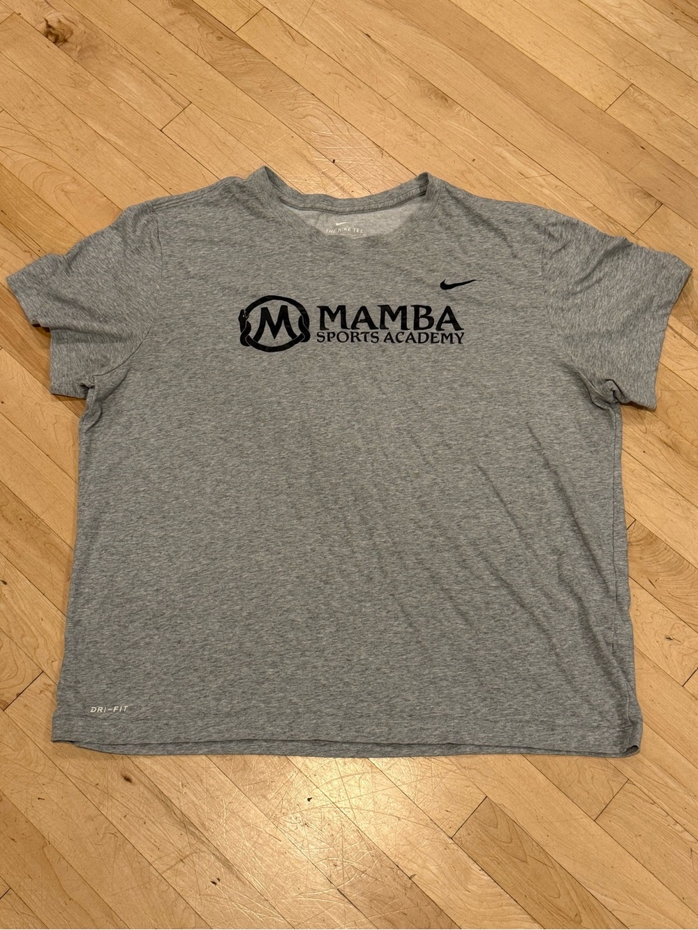 1st edition Nike Mamba Sports Academy Kobe Bryant Men 2XL Gray Shirt Dri Fit XXL